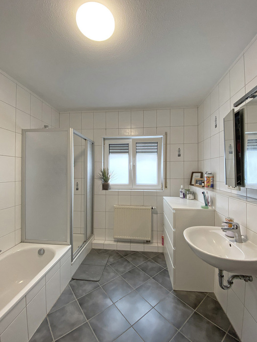 Schöne Maisonette mit Balkon - Photo 3